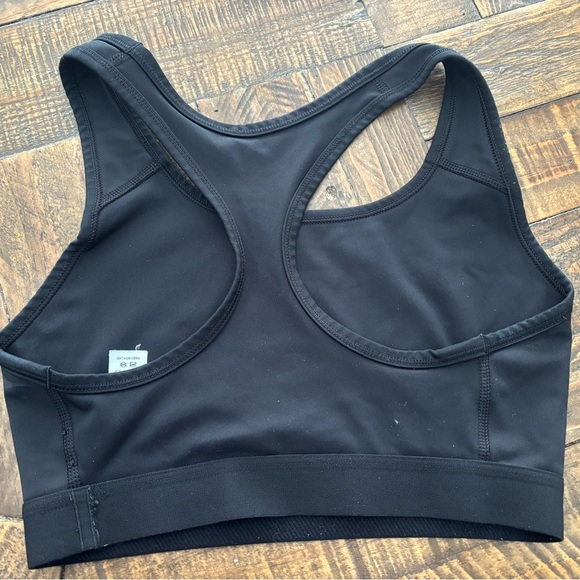 Nike Women's Black Sports Bra size small - Picture 5 of 9